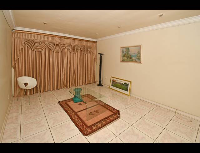 4 BEDROOM HOUSE FOR SALE IN MAYFAIR WEST